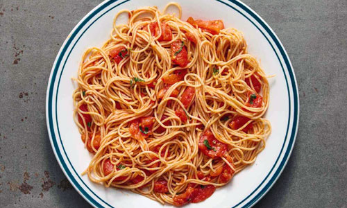 Garlic Tomato Spaghetti Plate